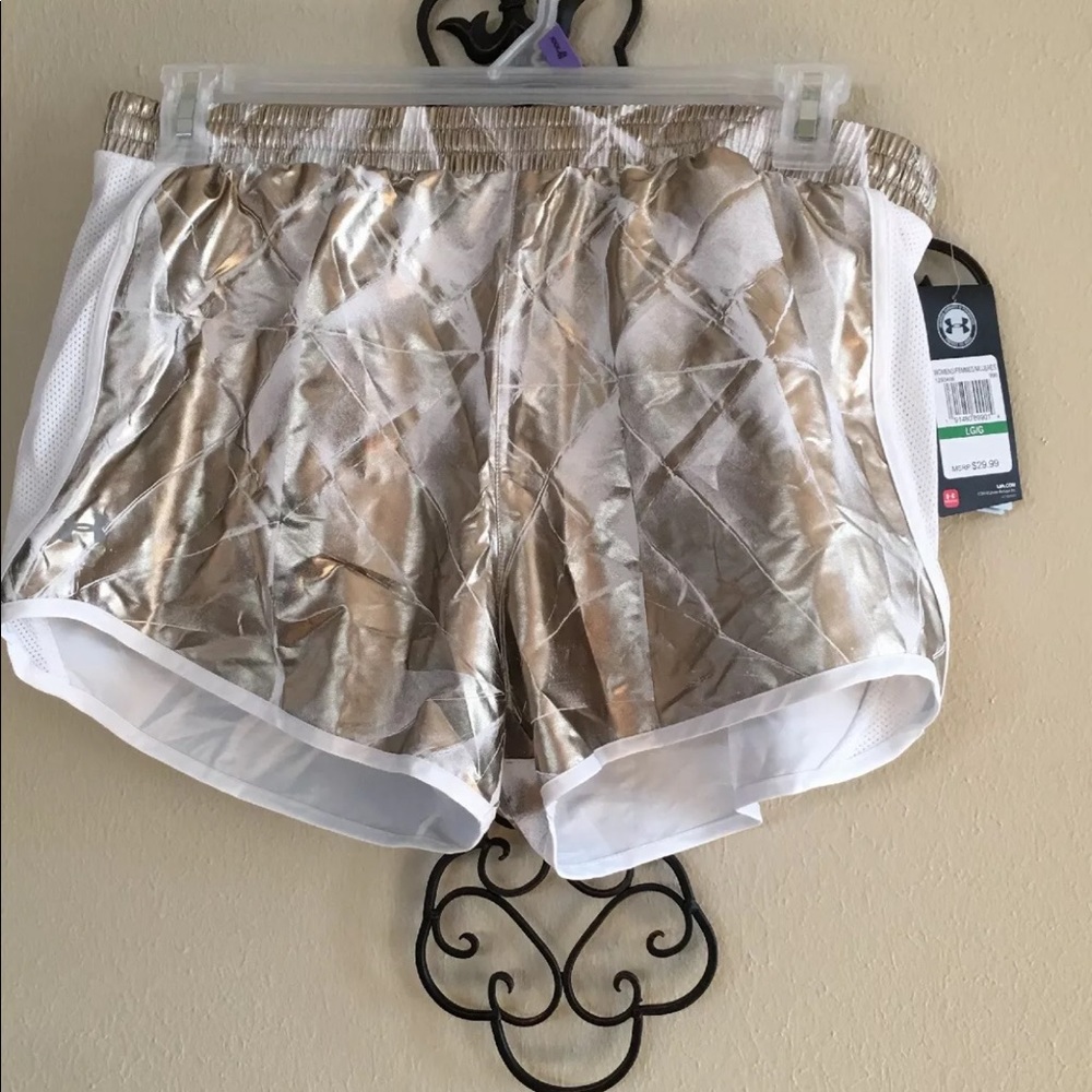 Under armour heat gear shorts Sz L NWT